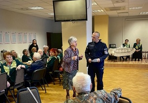Policja, KPP Ostróda, spotkanie policjantów z seniorami w Domu Kultury w Ostródzie